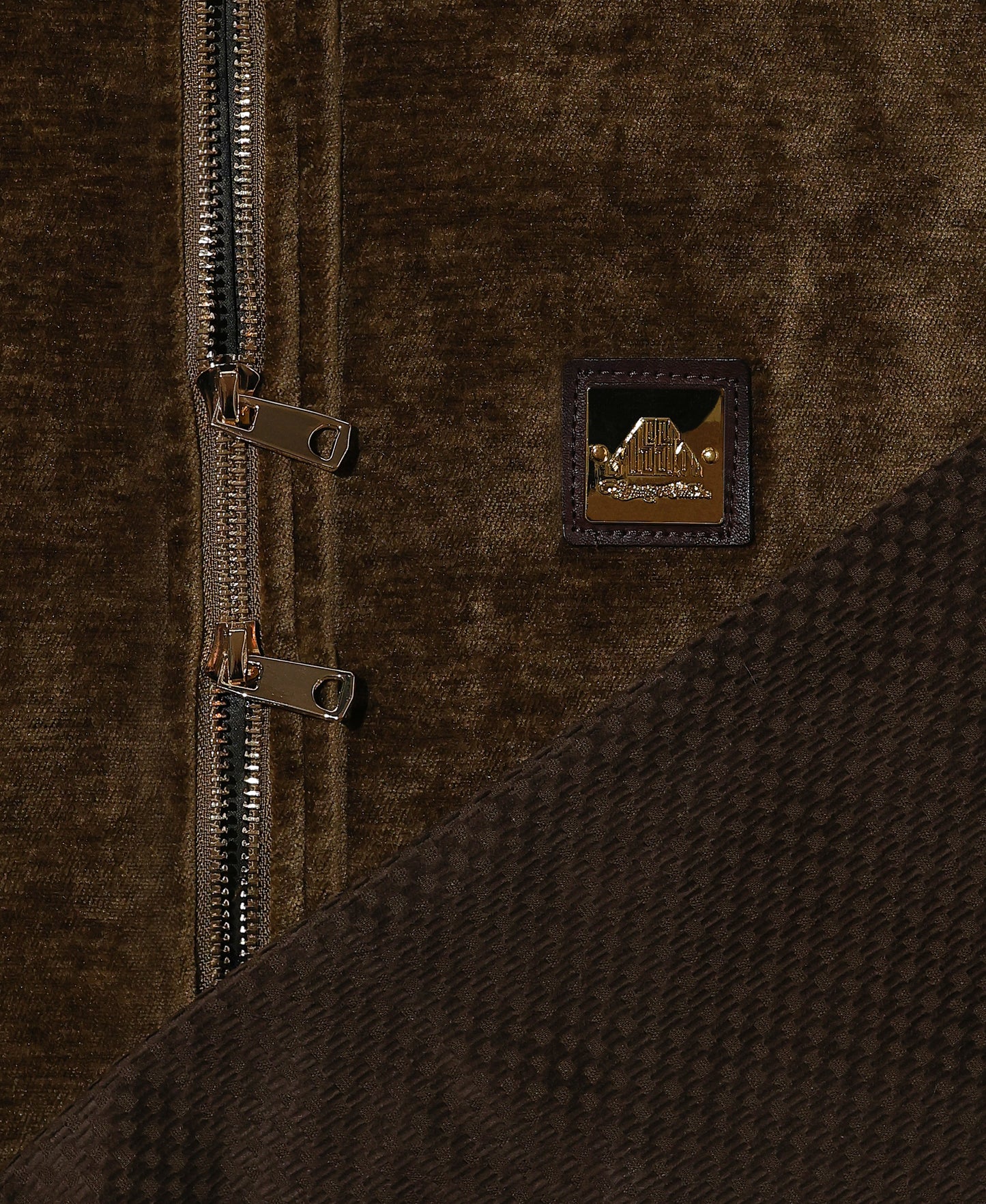 EMISSION TEXTURE TRACKSUIT