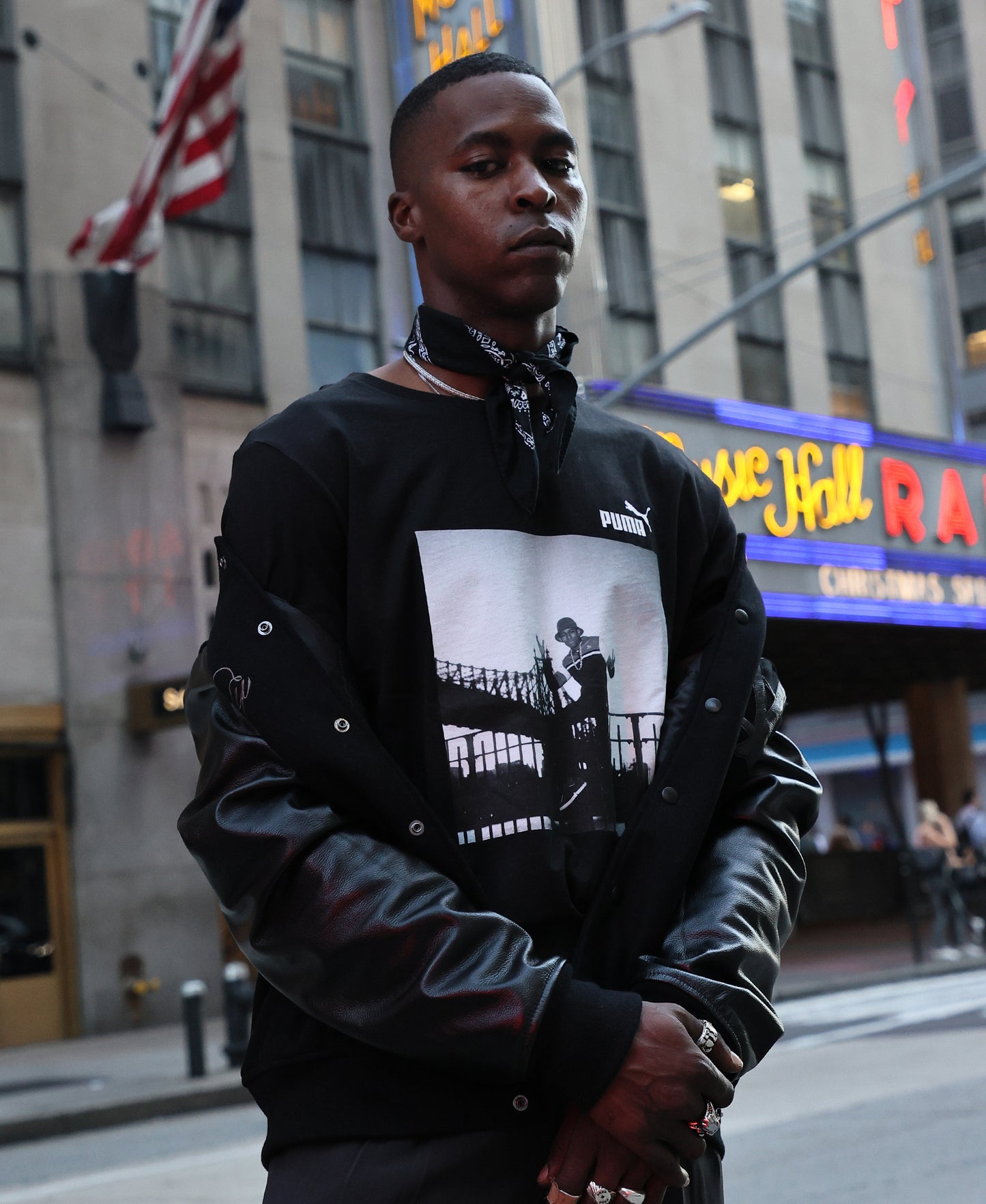 EMISSIONxMC SHAN ESS small logo T-shirt