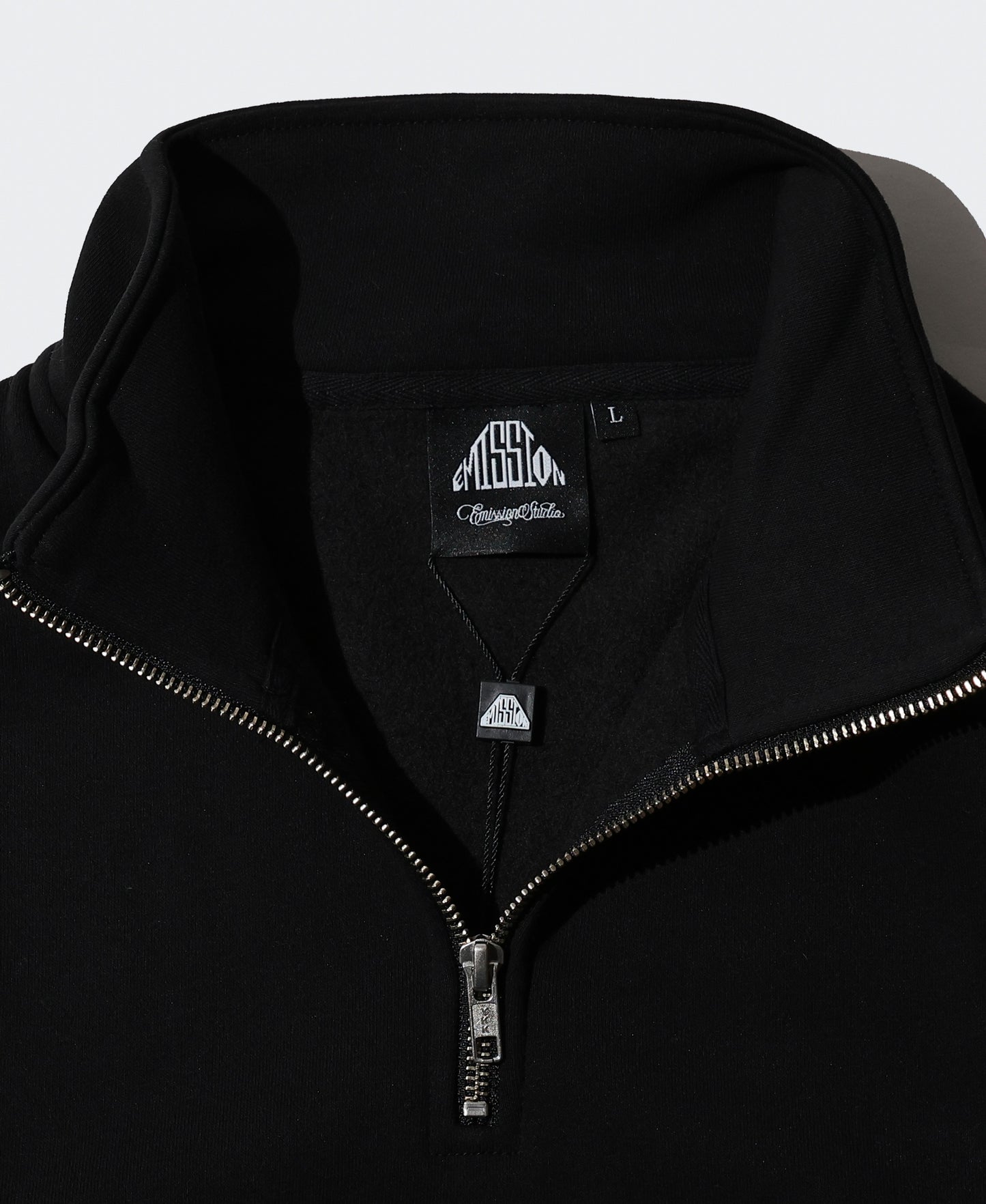 EMISSION Half zip Sweatshirt