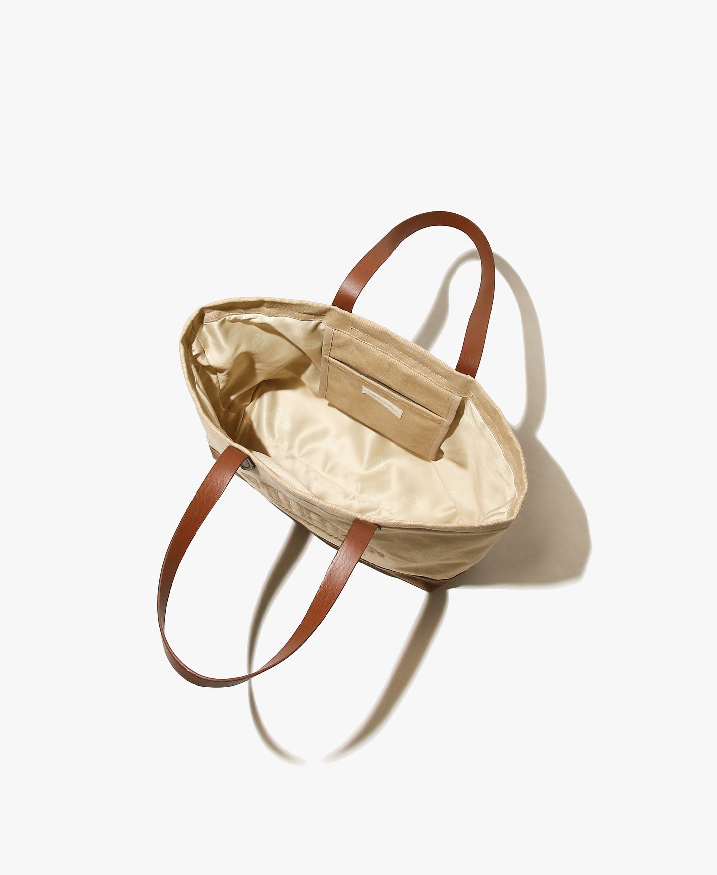 EMISSION MOUNTAIN DUCK TOTE