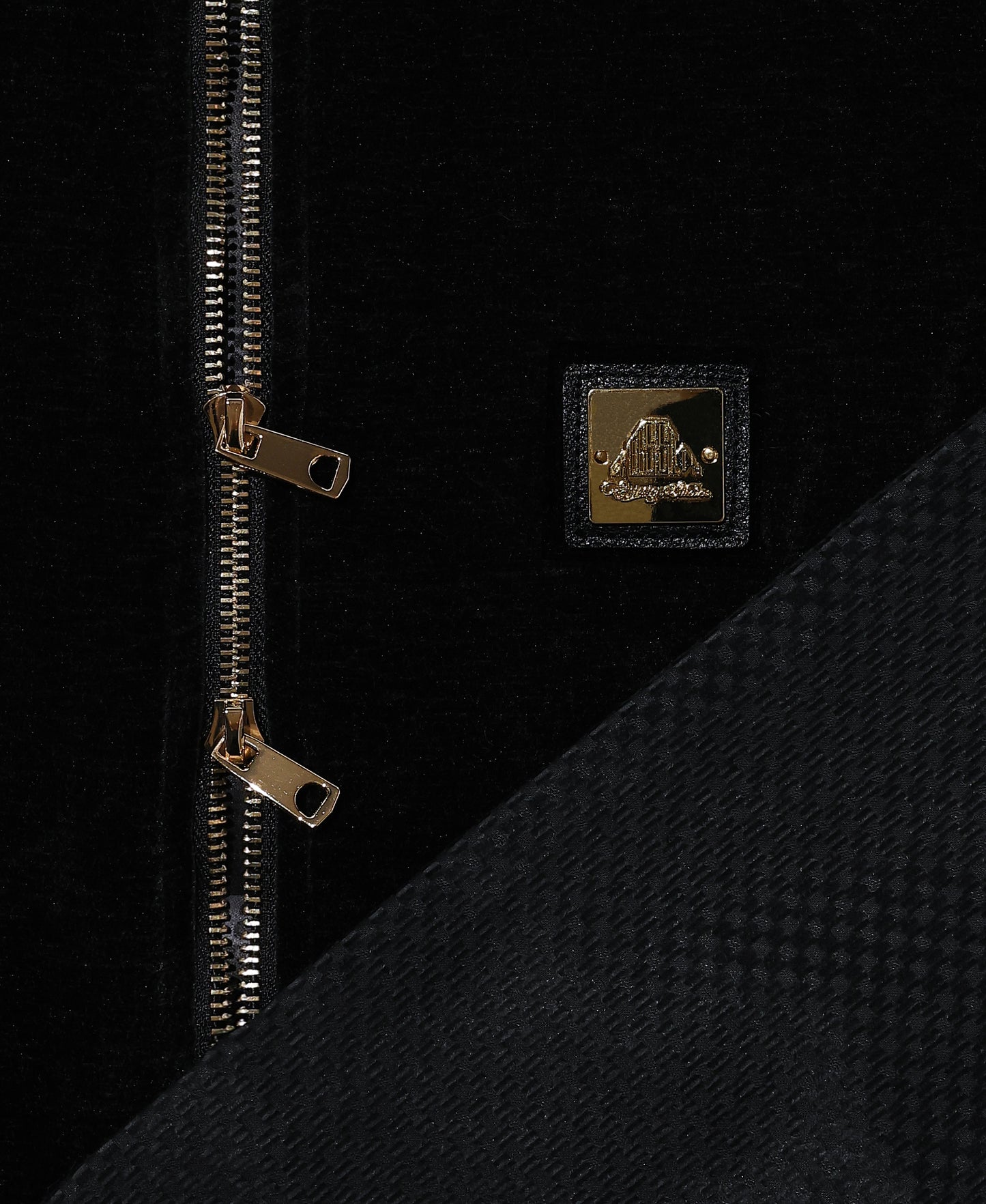 EMISSION TEXTURE TRACKSUIT